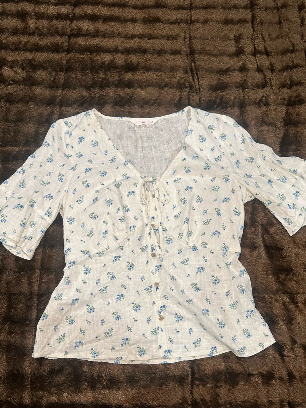 LC Lauren Conrad Light Blue Floral Tie-Neck Blouse Smalk